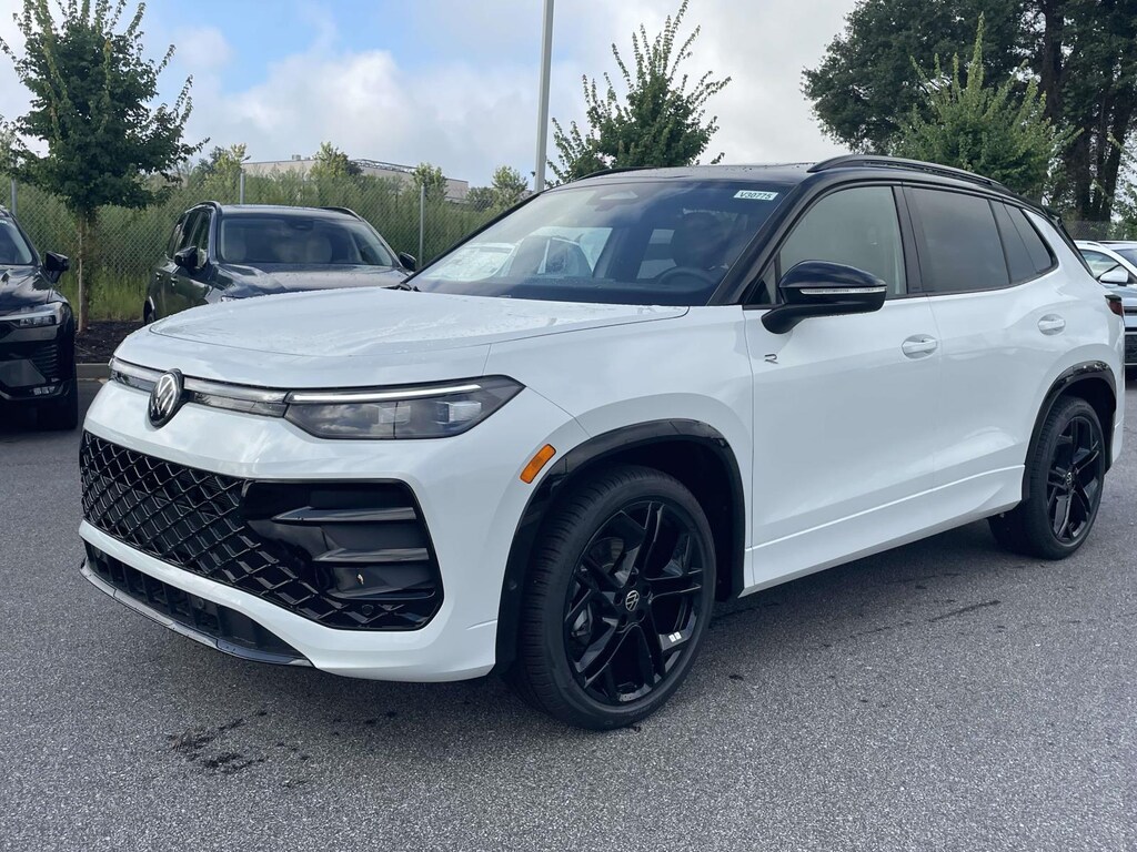New 2026 Volkswagen Tiguan 2.0T SE R-Line Black Sport Utility