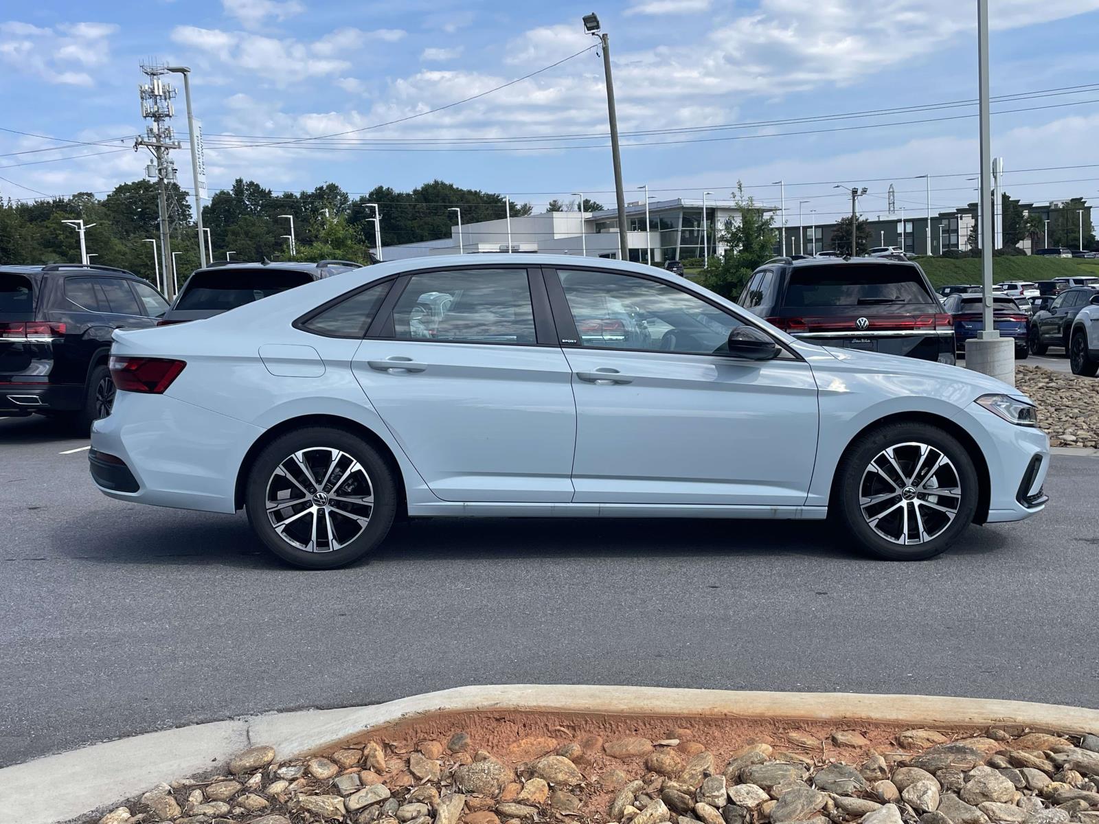 2026 Volkswagen Jetta Sport - Photo 7