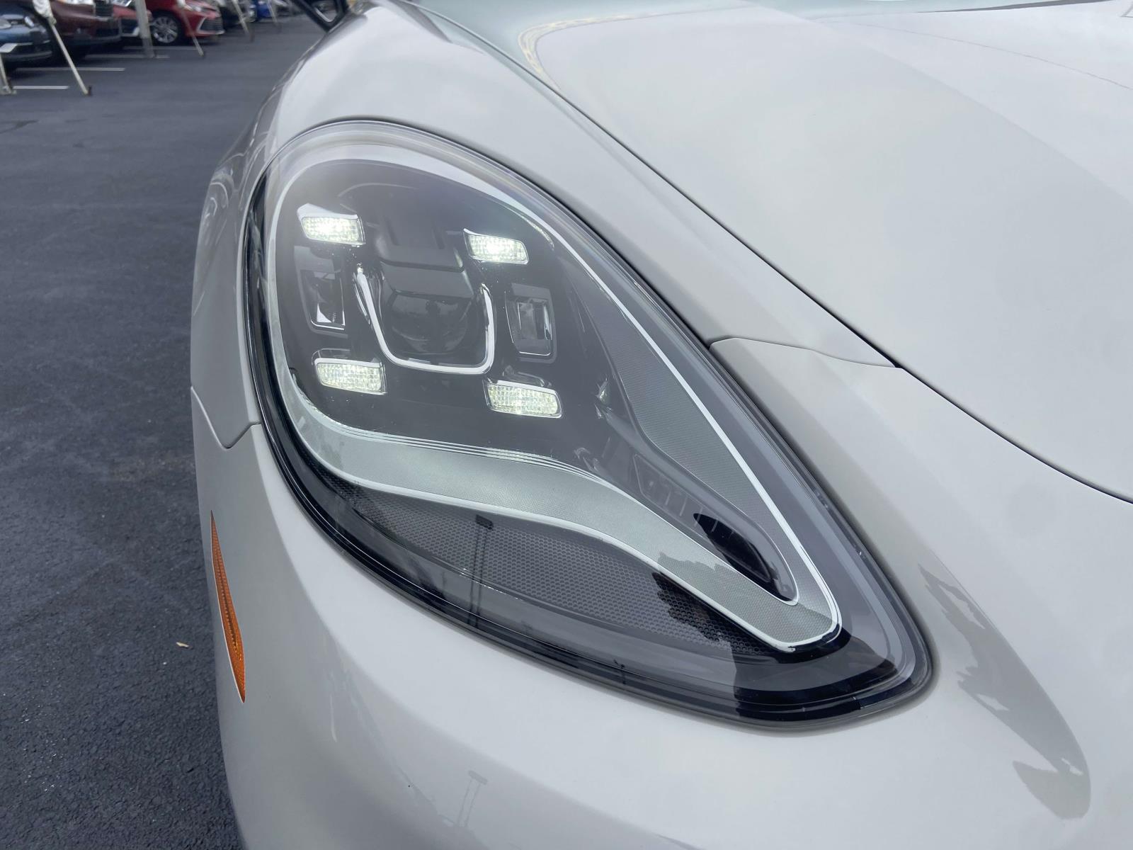 2023 Porsche Panamera 4 Platinum photo 4