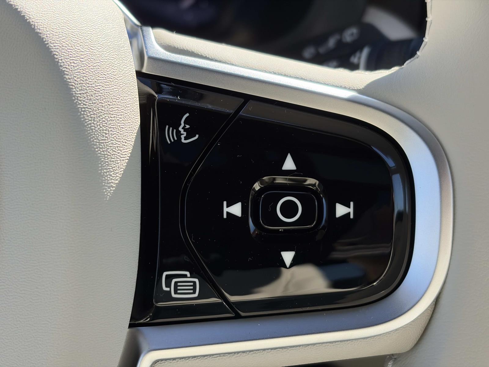 2026 Volvo XC60 Ultra - Photo 23