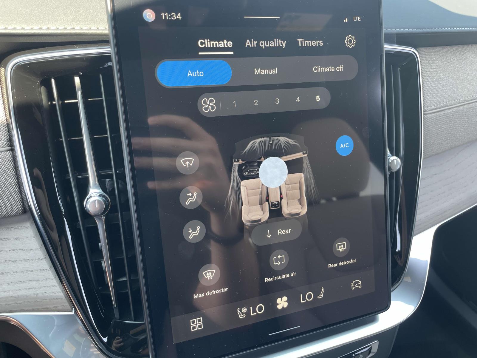 2026 Volvo XC90 Plus - Photo 25