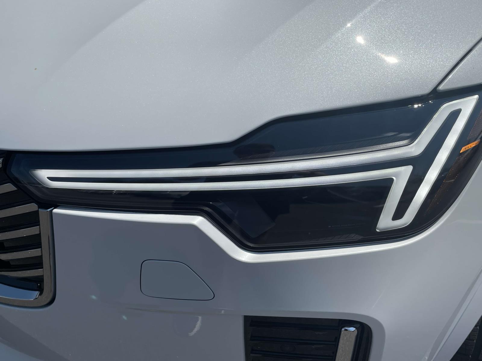 2026 Volvo XC90 Plus - Photo 10