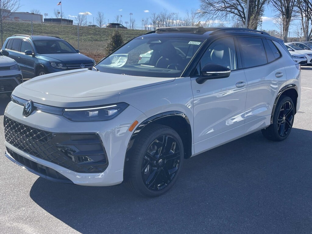 New 2026 Volkswagen Tiguan 2.0T SE R-Line Black 4MOTION Sport Utility