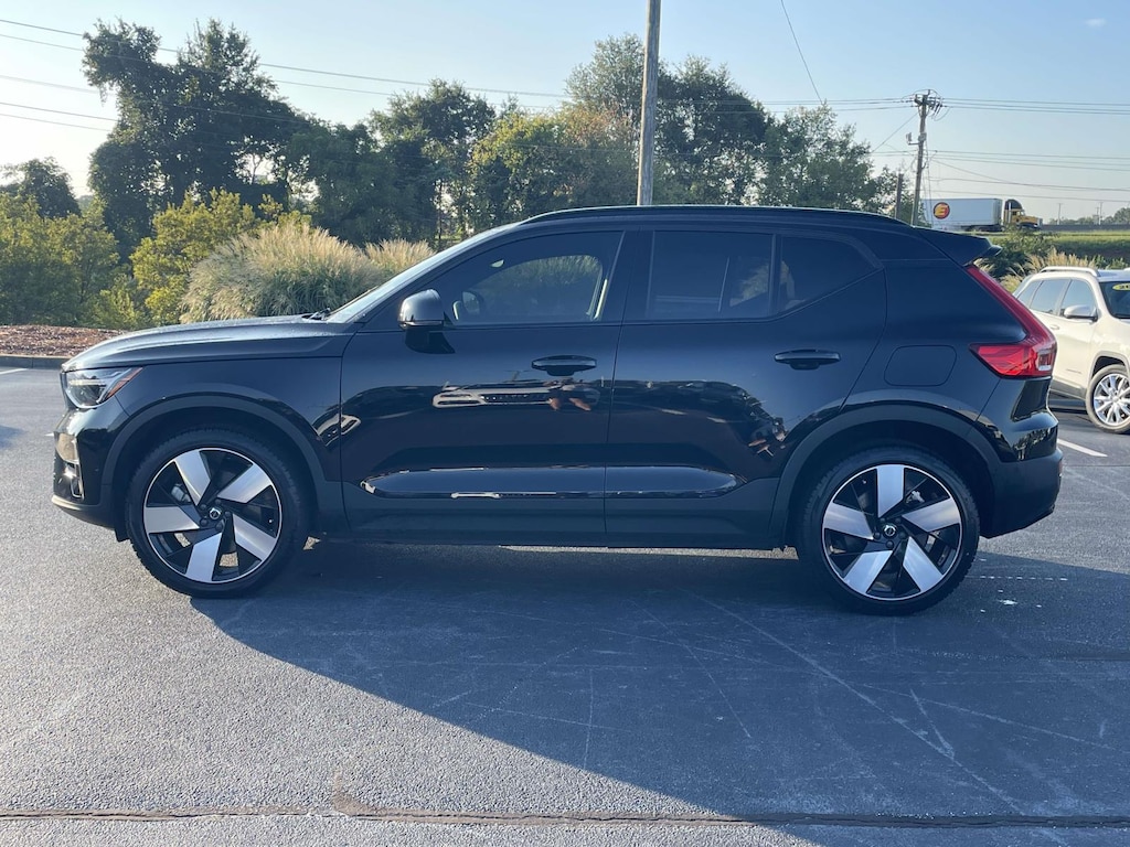 Used 2023 Volvo XC40 Recharge Pure Electric Twin eAWD Ultimate Sport Utility