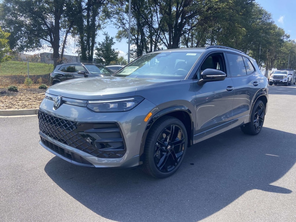 New 2025 Volkswagen Tiguan 2.0T SE R-Line Black Sport Utility