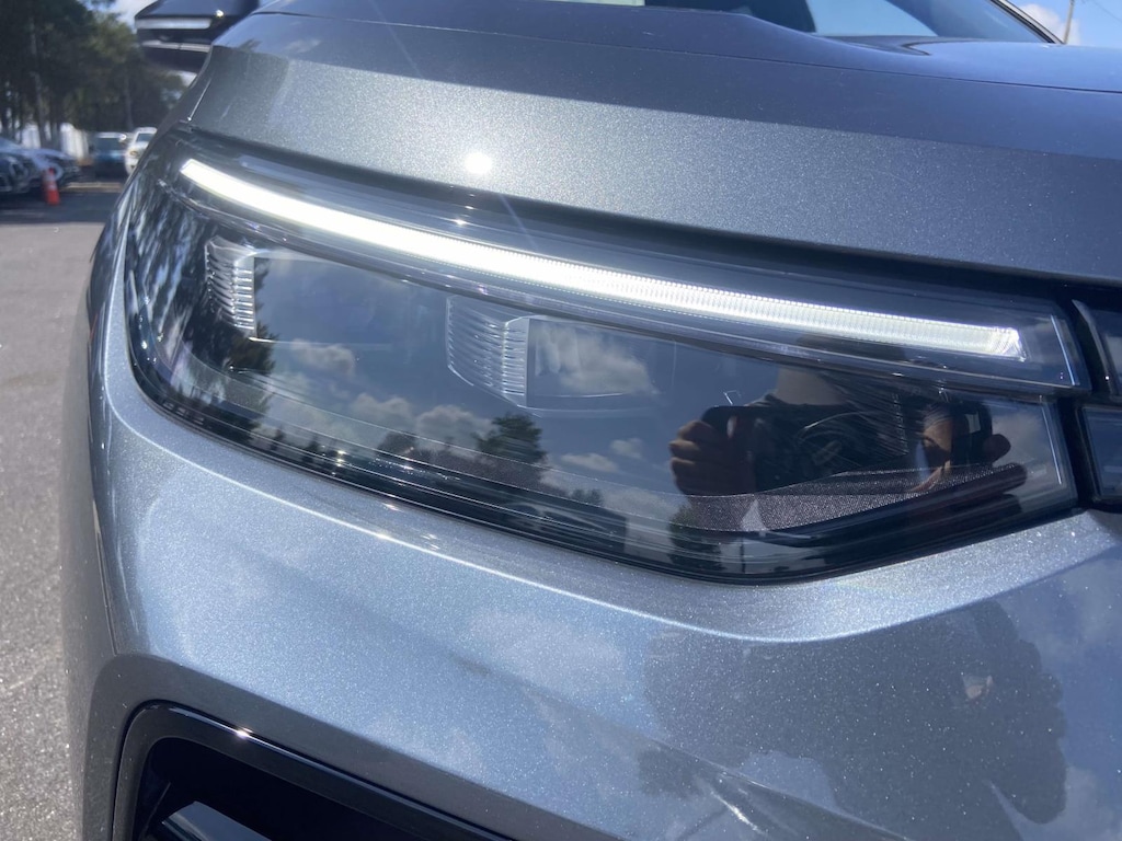 New 2025 Volkswagen Tiguan 2.0T SE R-Line Black Sport Utility