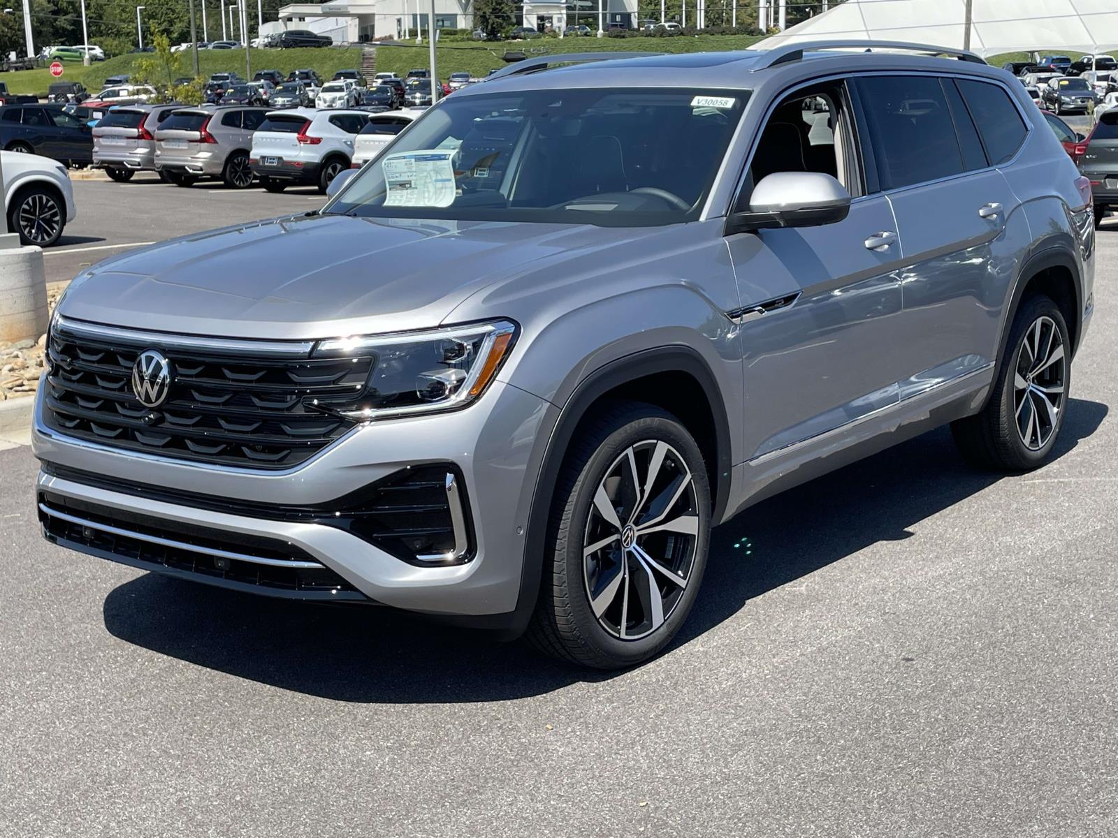 2026 Volkswagen Atlas SEL Premium R-Line photo 3