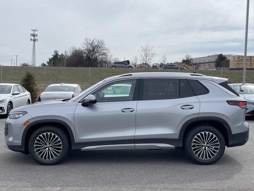 New 2026 Volkswagen Tiguan 2.0T S FWD Sport Utility