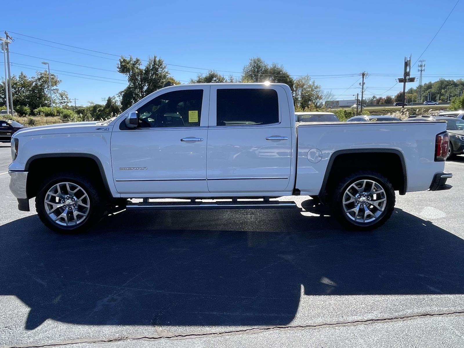 Used 2018 GMC Sierra 1500 4WD Crew Cab 143.5 SLT Crew Cab Pickup