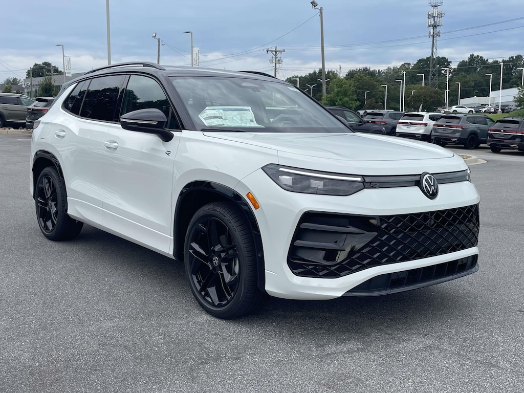 New 2026 Volkswagen Tiguan 2.0T SE R-Line Black Sport Utility