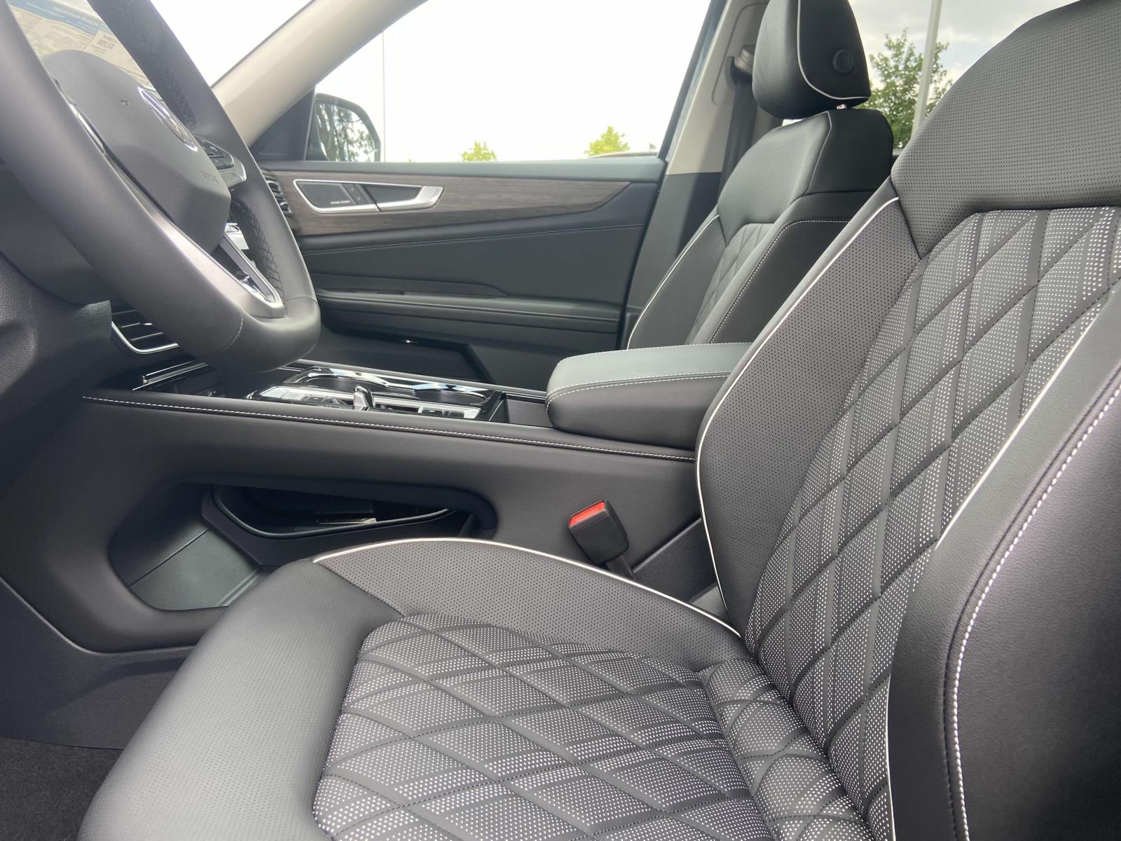 2026 Volkswagen Atlas SEL Premium R-Line - Photo 18