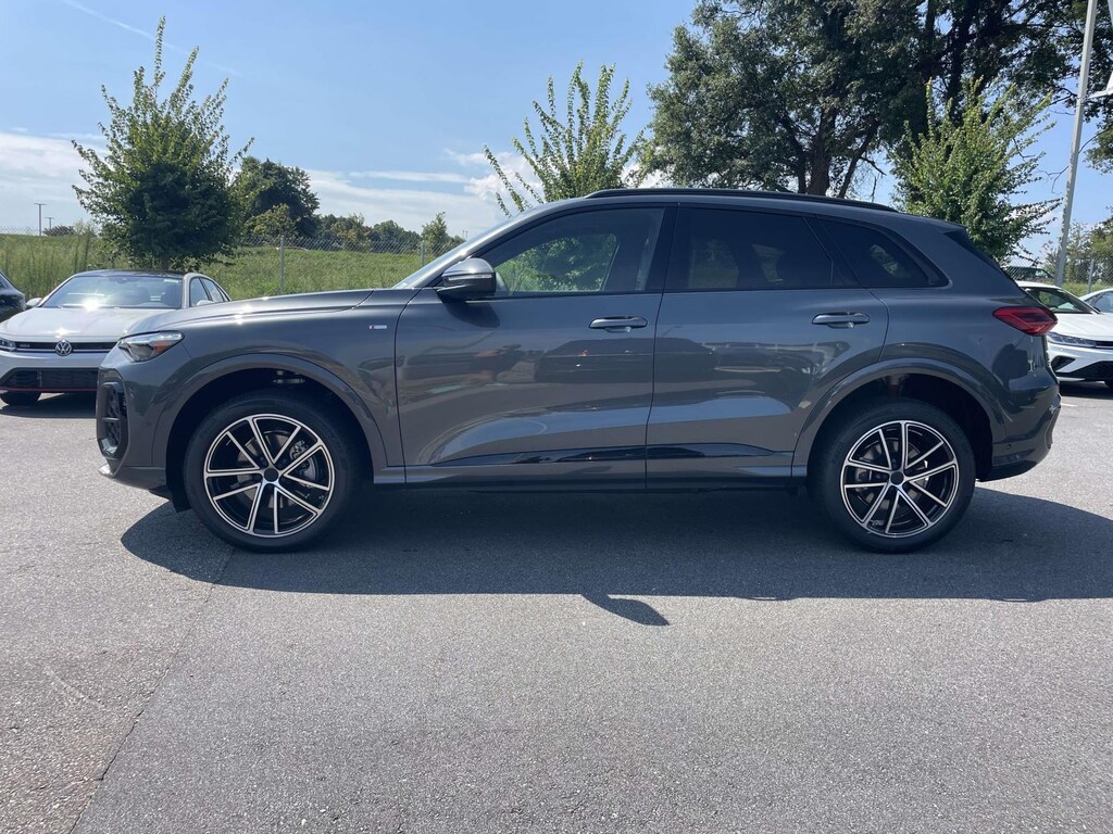 New 2026 Audi Q5 2.0T Premium Plus Sport Utility