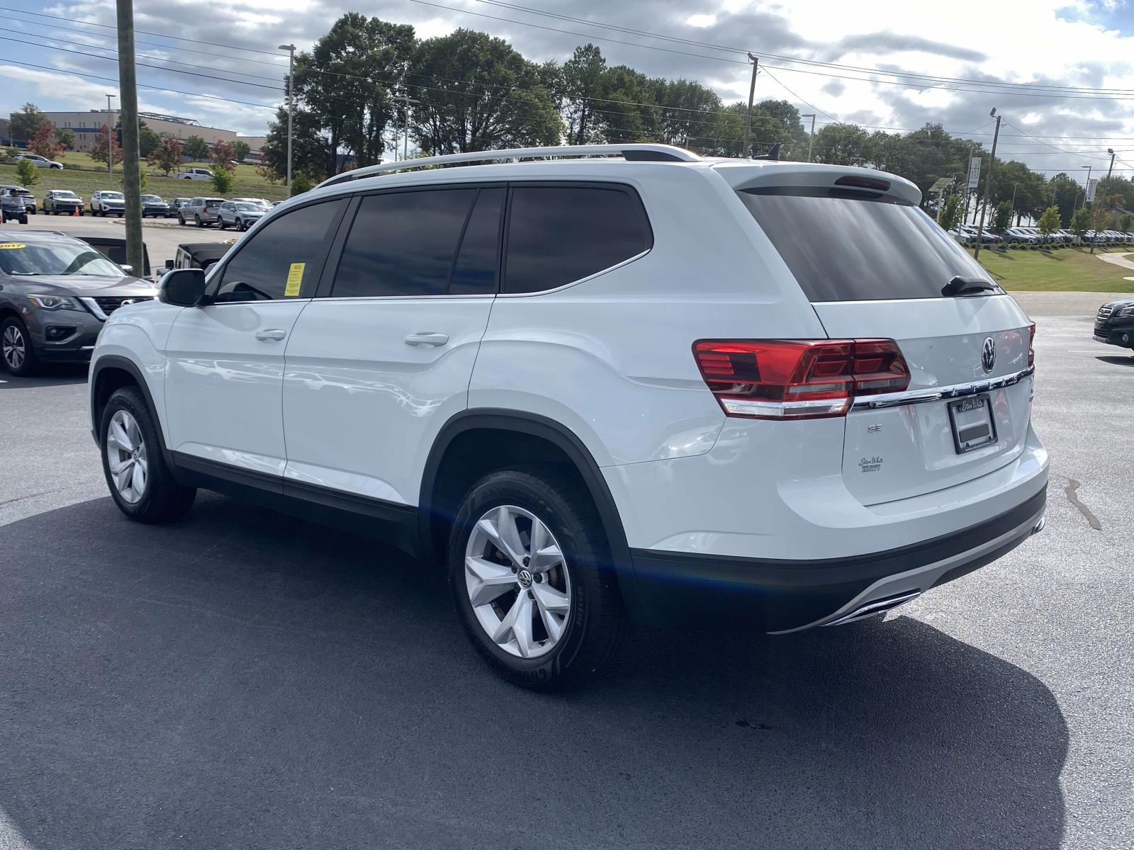 2019 Volkswagen Atlas V6 SE photo 2