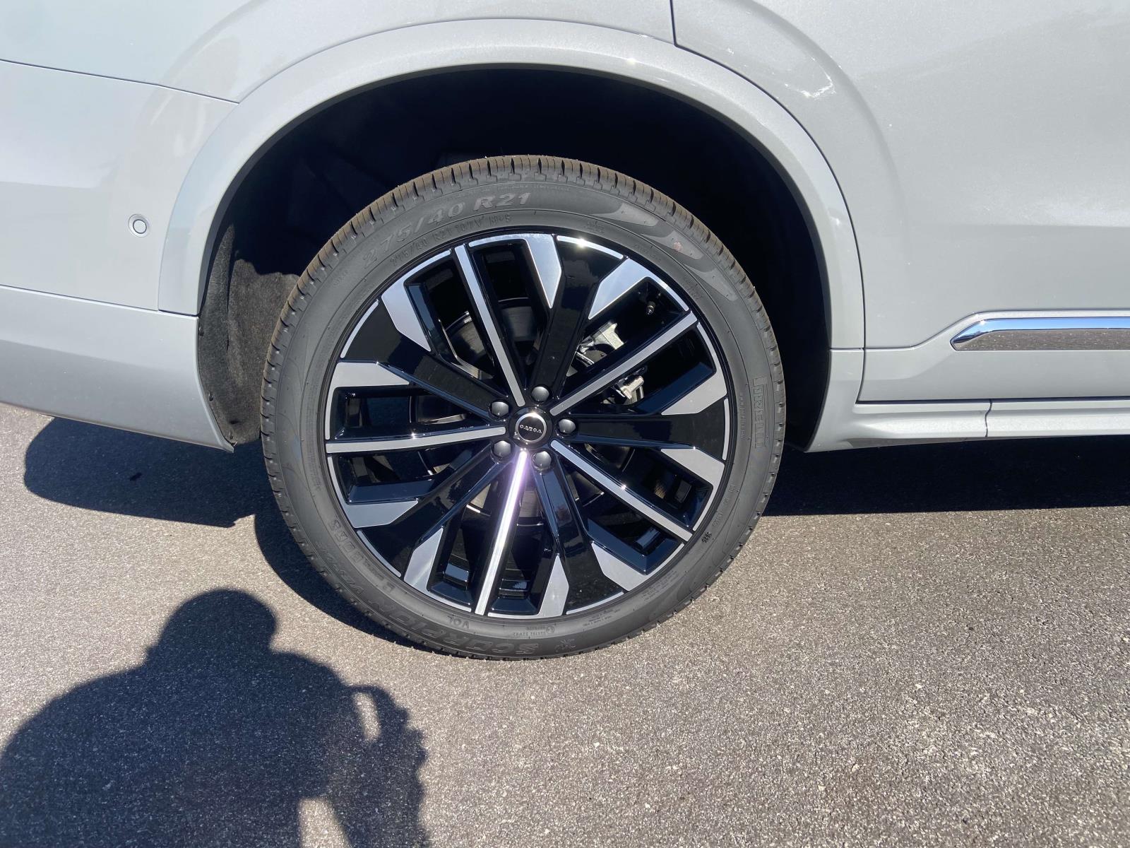 2026 Volvo XC90 Plus - Photo 11