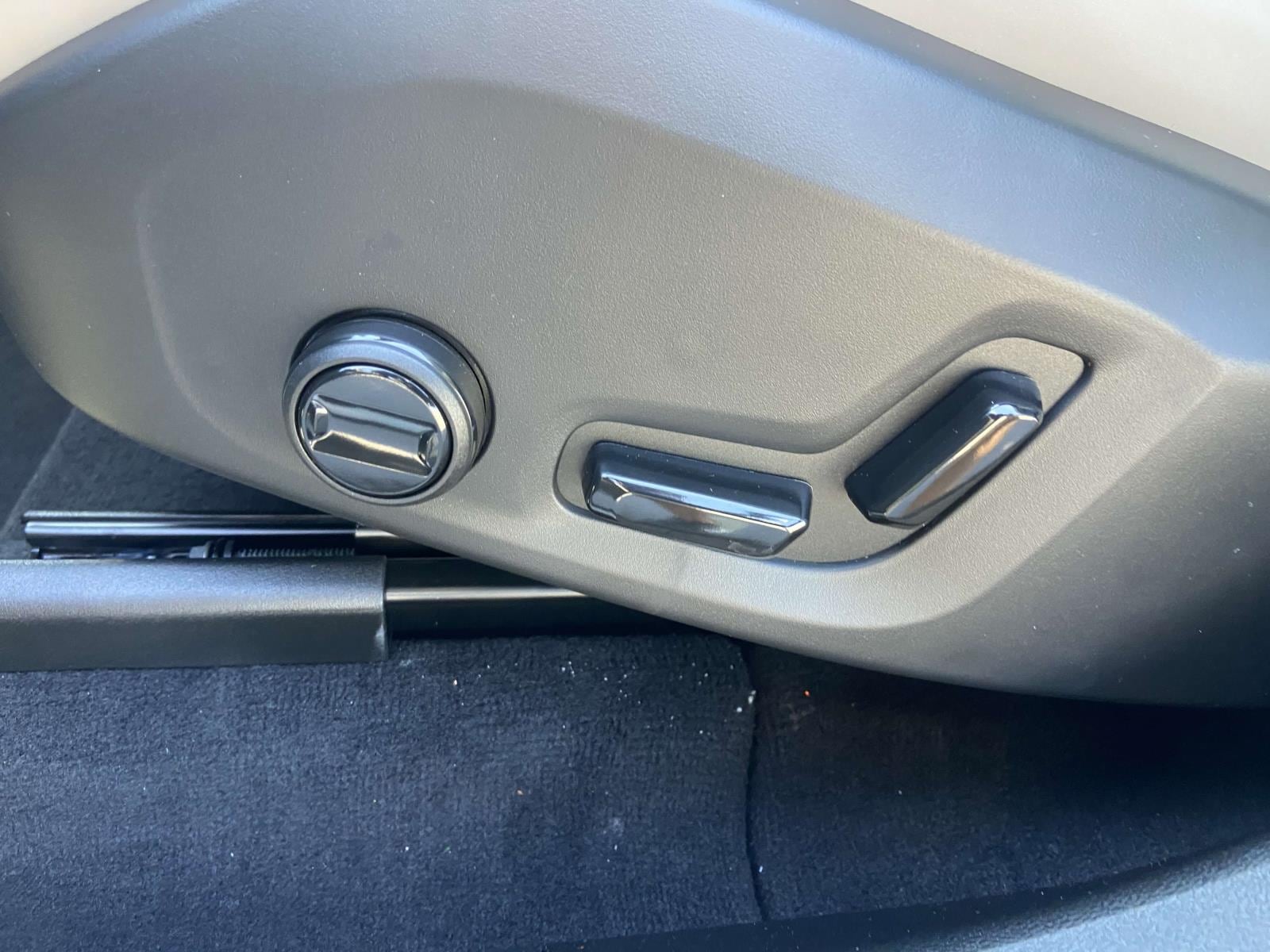 2026 Volvo XC60 Core - Photo 18