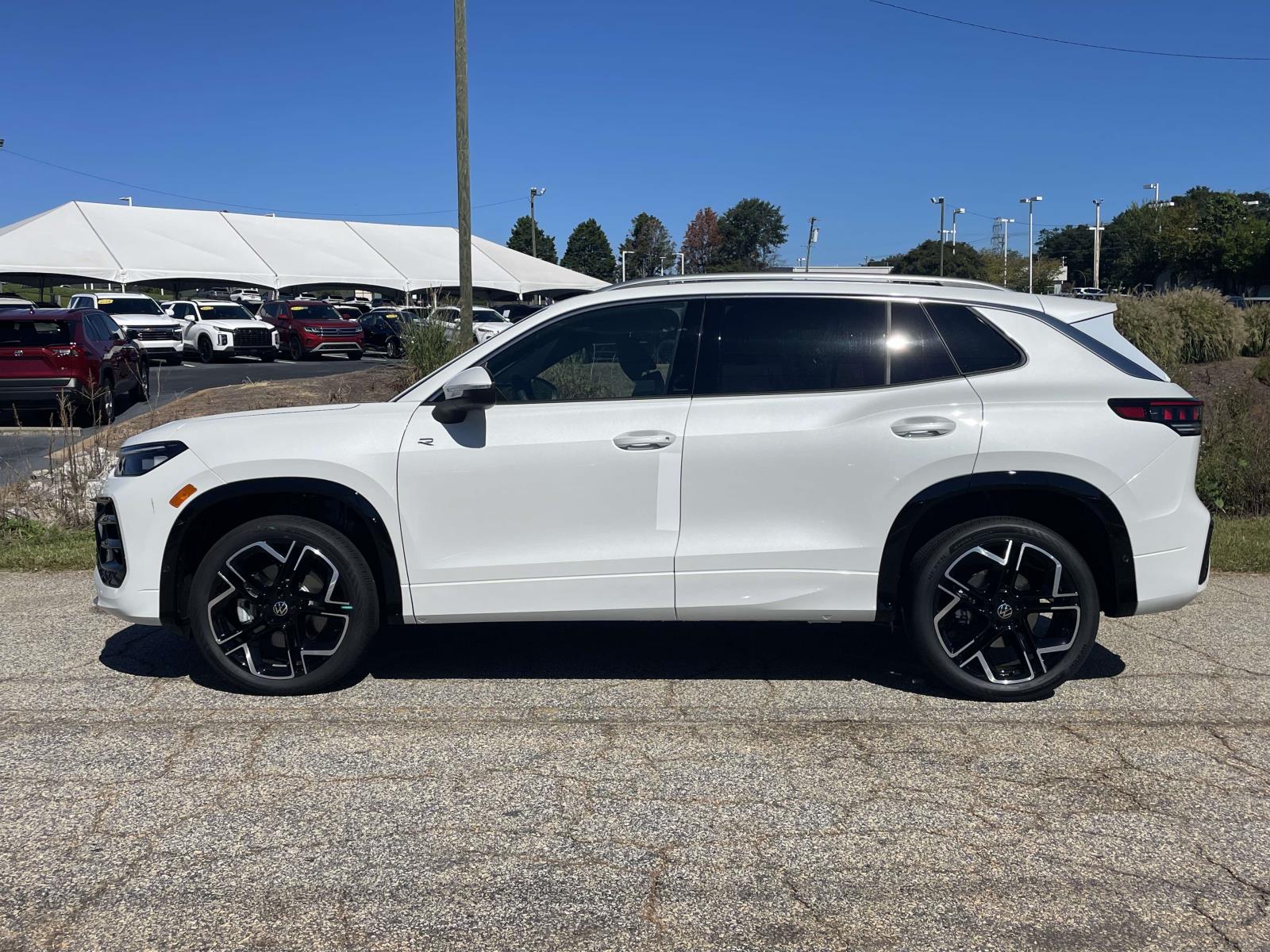 New 2026 Volkswagen Tiguan 2.0T SEL R-Line Sport Utility