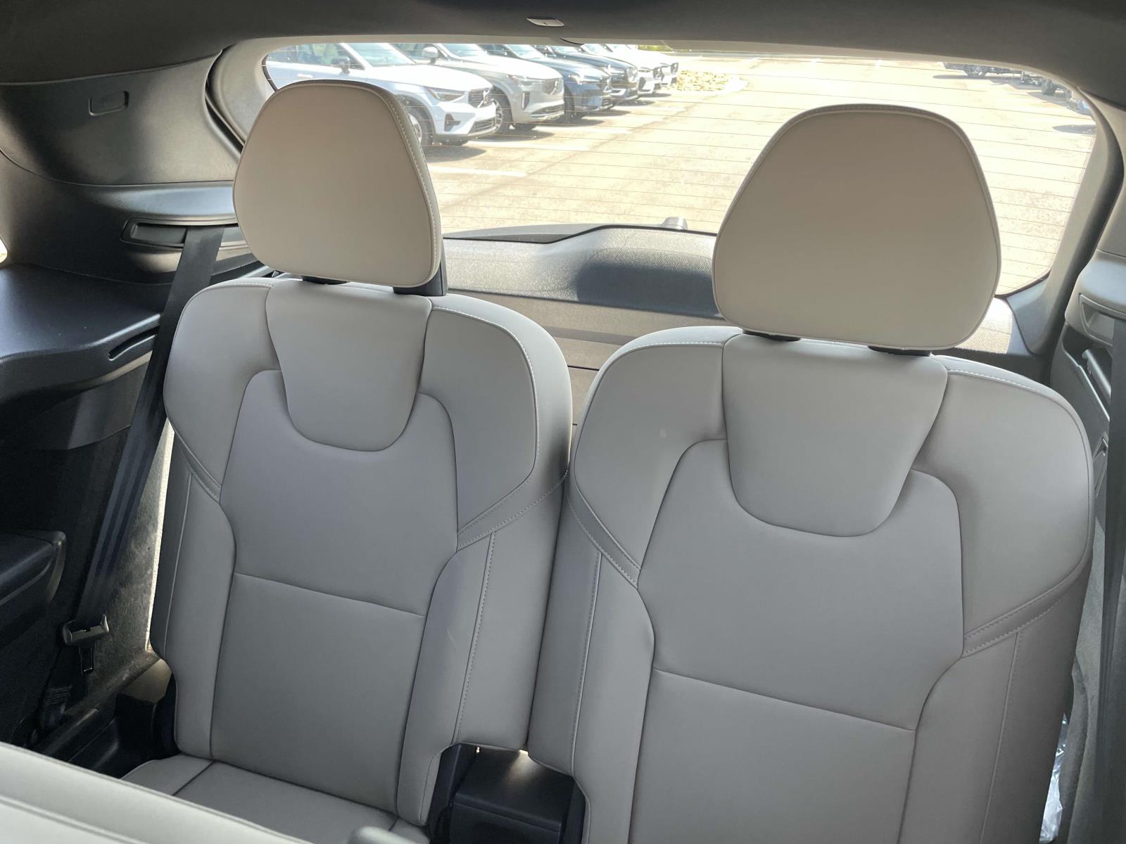 2026 Volvo XC90 Plus - Photo 14