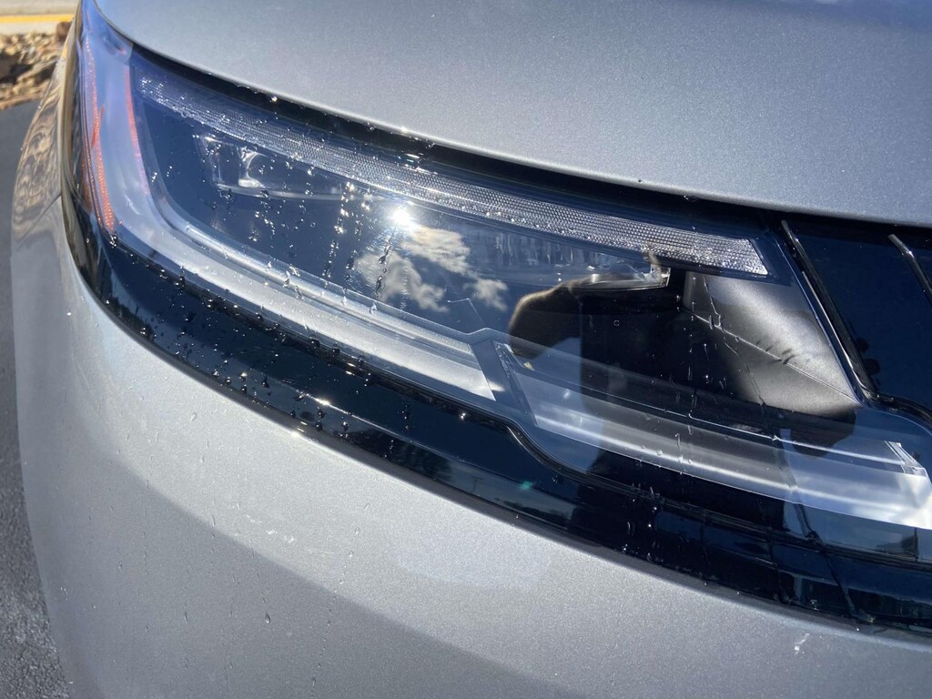 Used 2024 Land Rover Range Rover Velar P250 Dynamic SE Sport Utility