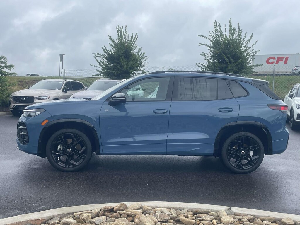 New 2026 Volkswagen Tiguan 2.0T SE R-Line Black Sport Utility