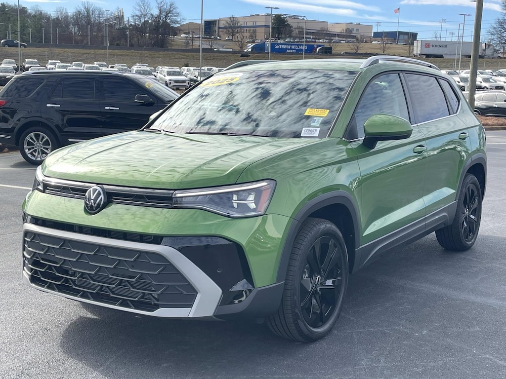Certified 2025 Volkswagen Taos SE FWD Sport Utility