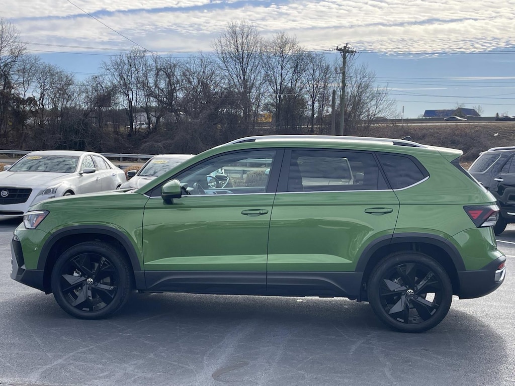 Certified 2025 Volkswagen Taos SE FWD Sport Utility