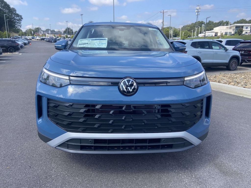 New 2025 Volkswagen Tiguan 2.0T SE Sport Utility