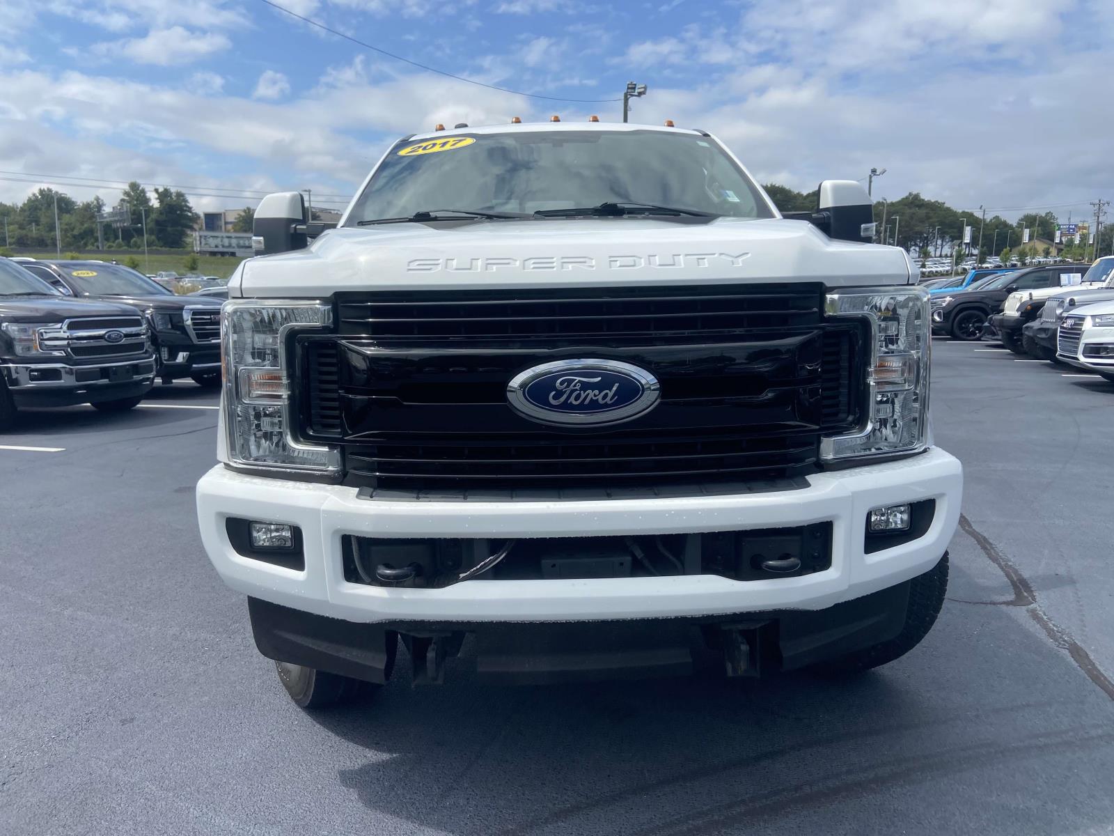 2017 Ford F-350 Lariat photo 2