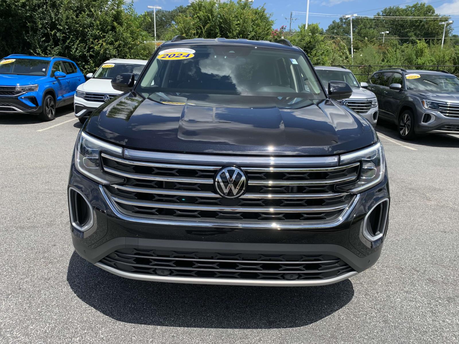 Used 2024 Volkswagen Atlas SE w/Tech with VIN 1V2WR2CA3RC537150 for sale in Greenville, SC