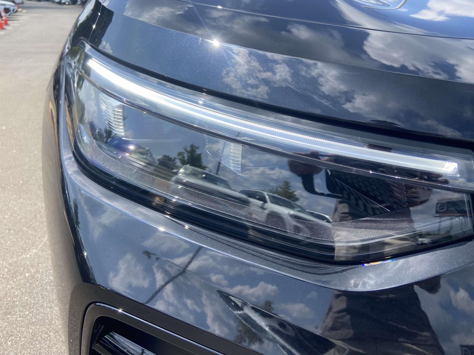 2025 Volkswagen Tiguan SE R-Line Black photo 3