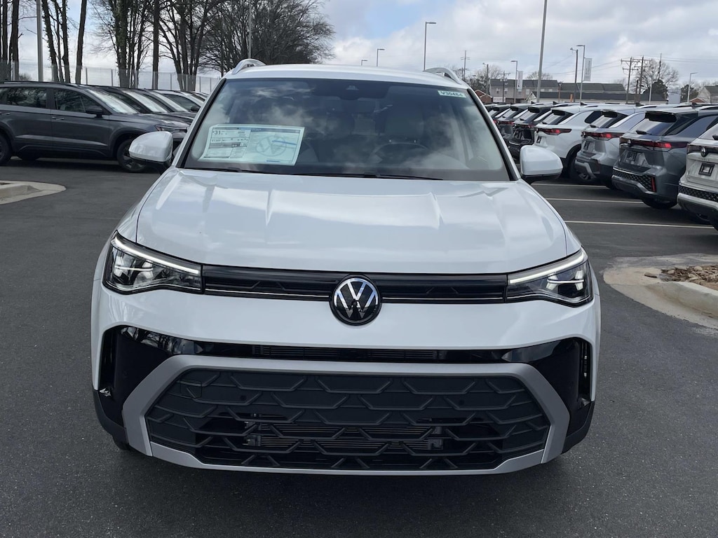 New 2026 Volkswagen Taos SE FWD Sport Utility