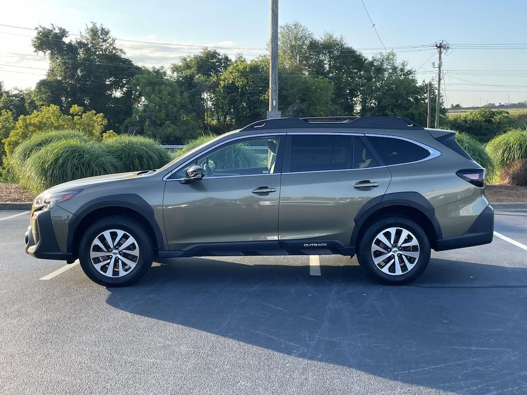 Used 2023 Subaru Outback Premium Sport Utility