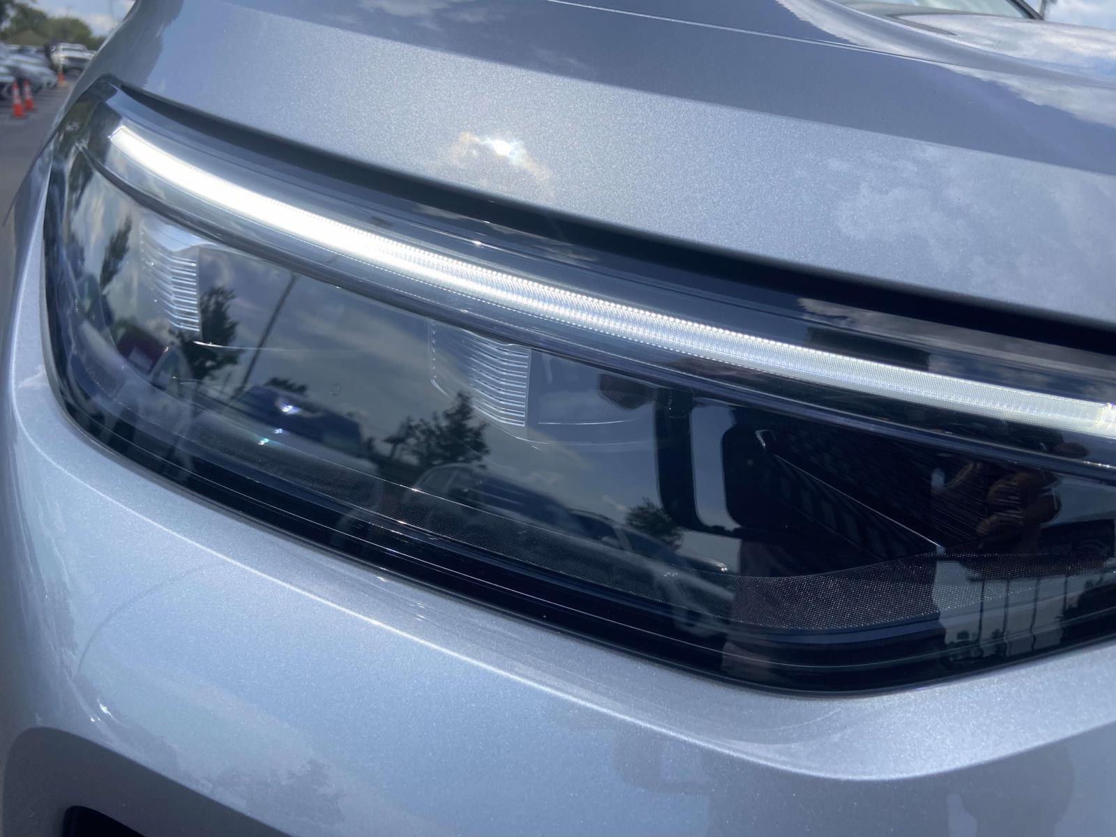 2025 Volkswagen Tiguan SE photo 4