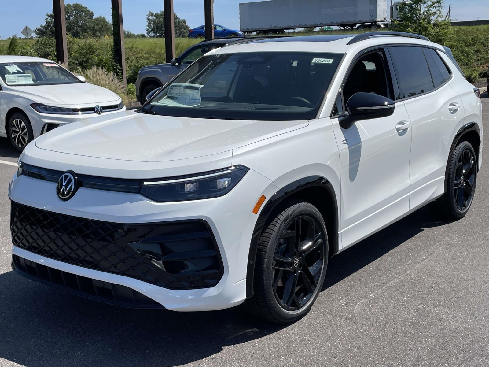 2025 Volkswagen Tiguan SE R-Line Black photo 3
