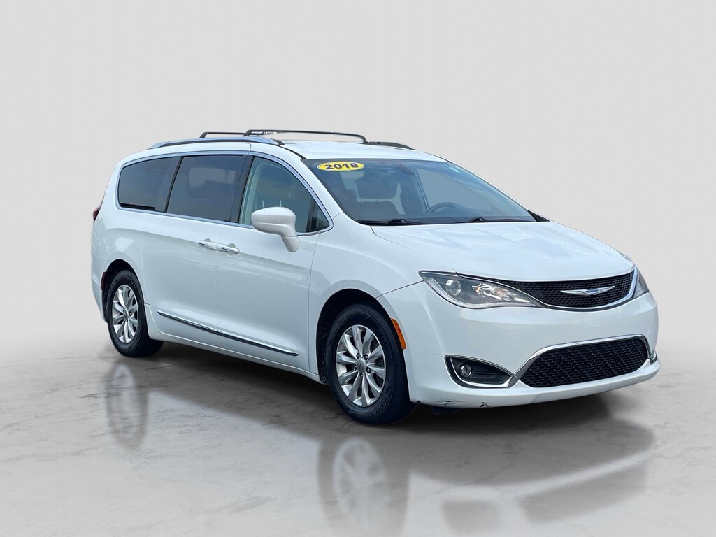Used 2018 Chrysler Pacifica Touring L FWD Mini-van, Passenger