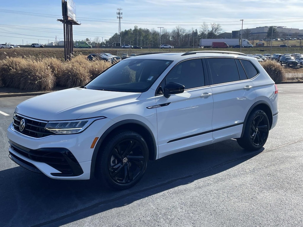 Certified 2023 Volkswagen Tiguan 2.0T SE R-Line Black FWD Sport Utility