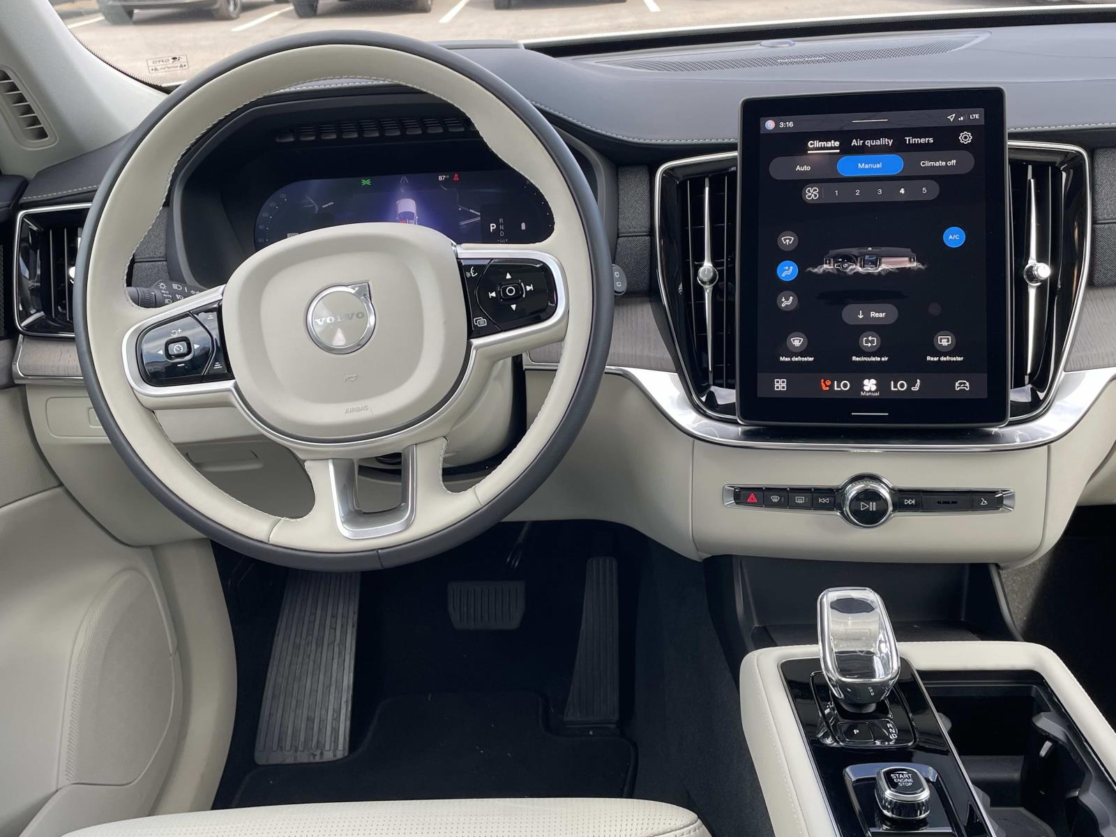 2026 Volvo XC90 Ultra - Photo 15