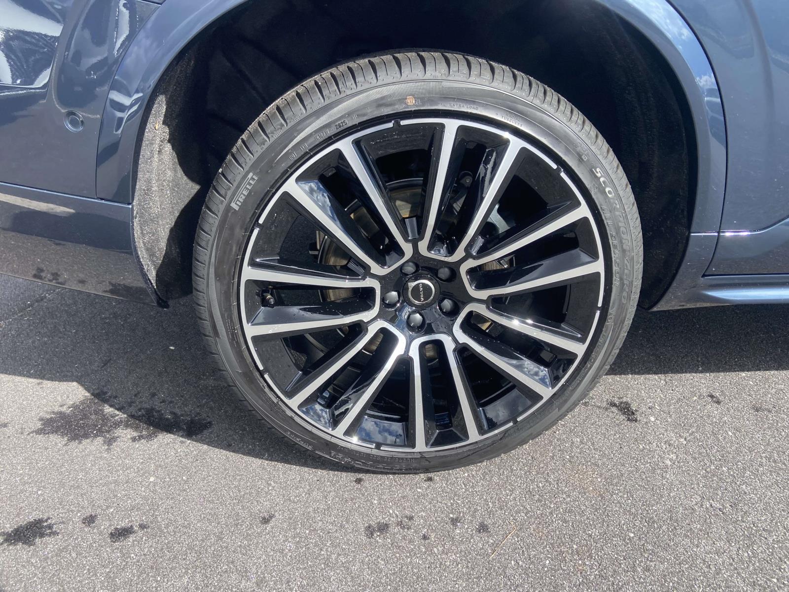 2026 Volvo XC90 Ultra - Photo 11