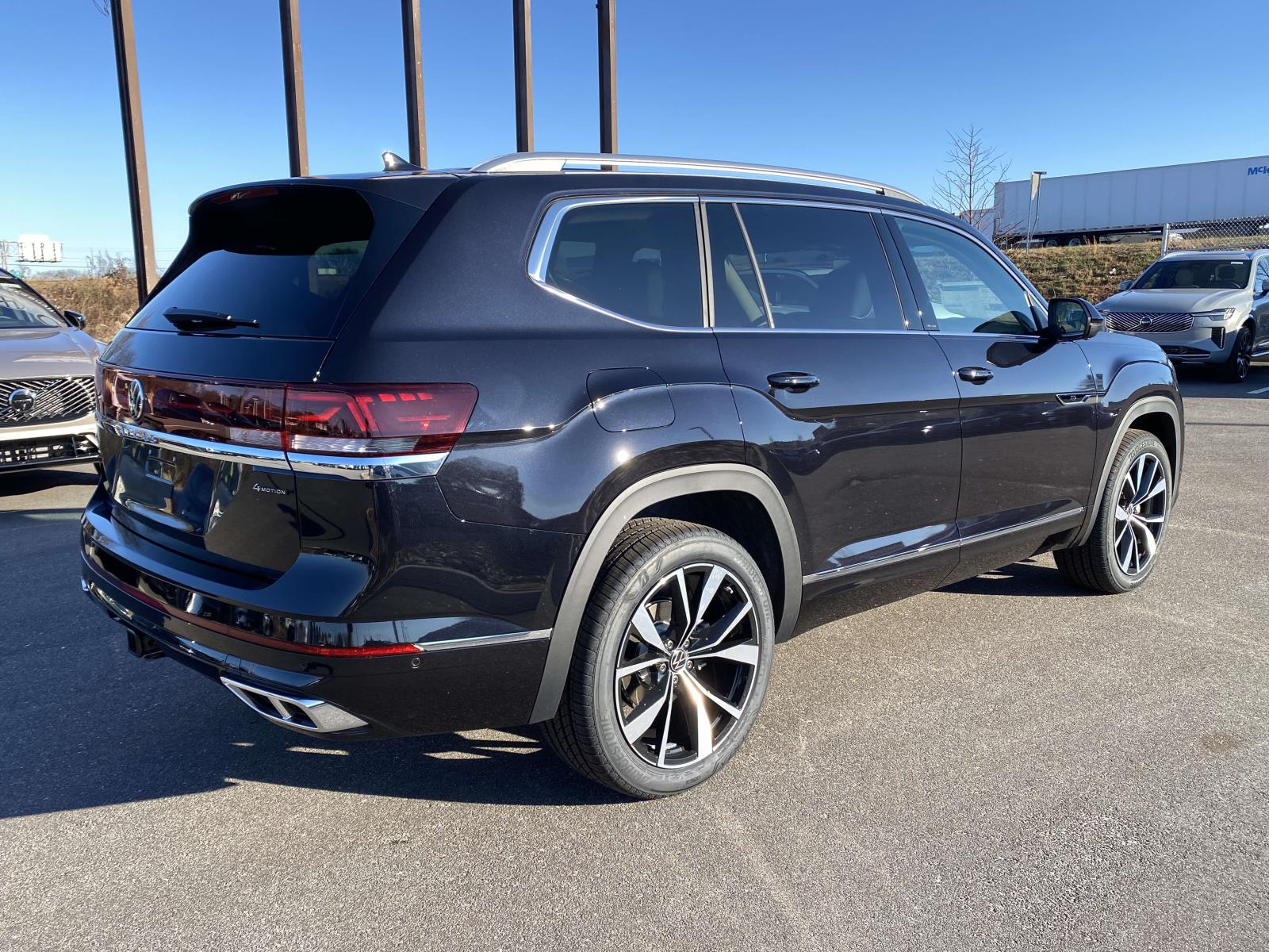 2026 Volkswagen Atlas SEL Premium R-Line - Photo 6