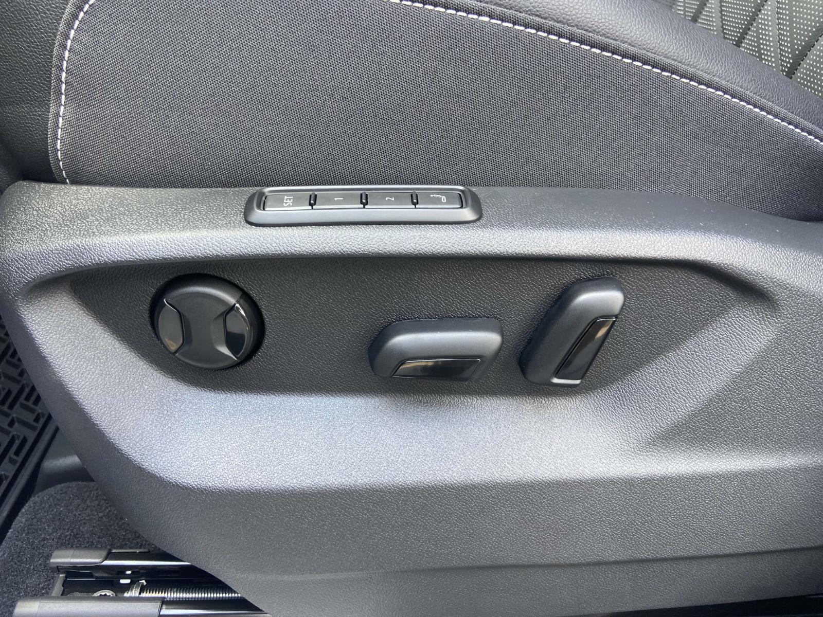 2026 Volkswagen Atlas SEL Premium R-Line - Photo 19