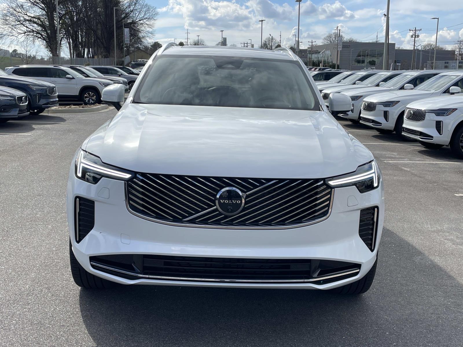 2026 Volvo XC90 Ultra - Photo 2