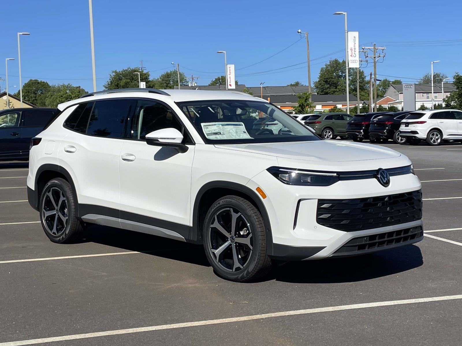 2026 Volkswagen Tiguan 2.0T SE's photo