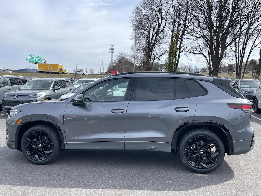 New 2026 Volkswagen Tiguan 2.0T SE R-Line Black FWD Sport Utility