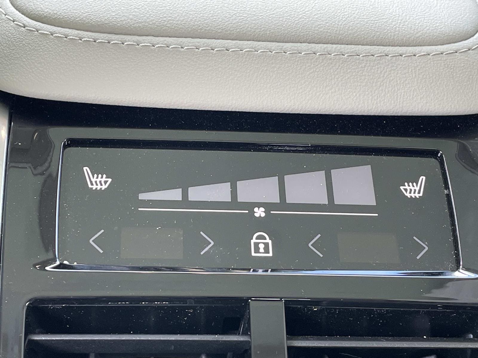 2026 Volvo XC90 Ultra - Photo 14