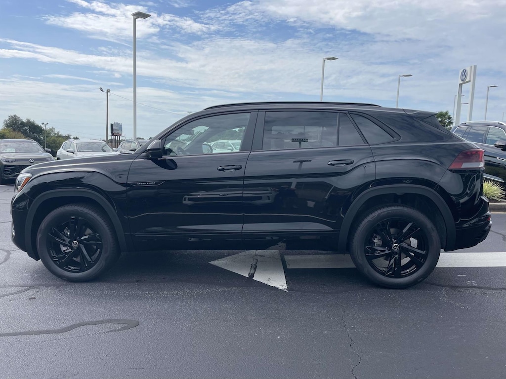 New 2026 Volkswagen Atlas Cross Sport 2.0T SEL R-Line Black Sport Utility