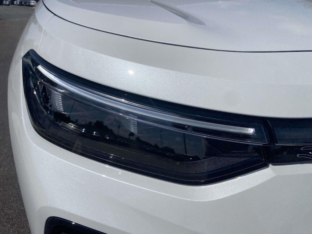 New 2025 Volkswagen Tiguan 2.0T SE R-Line Black Sport Utility