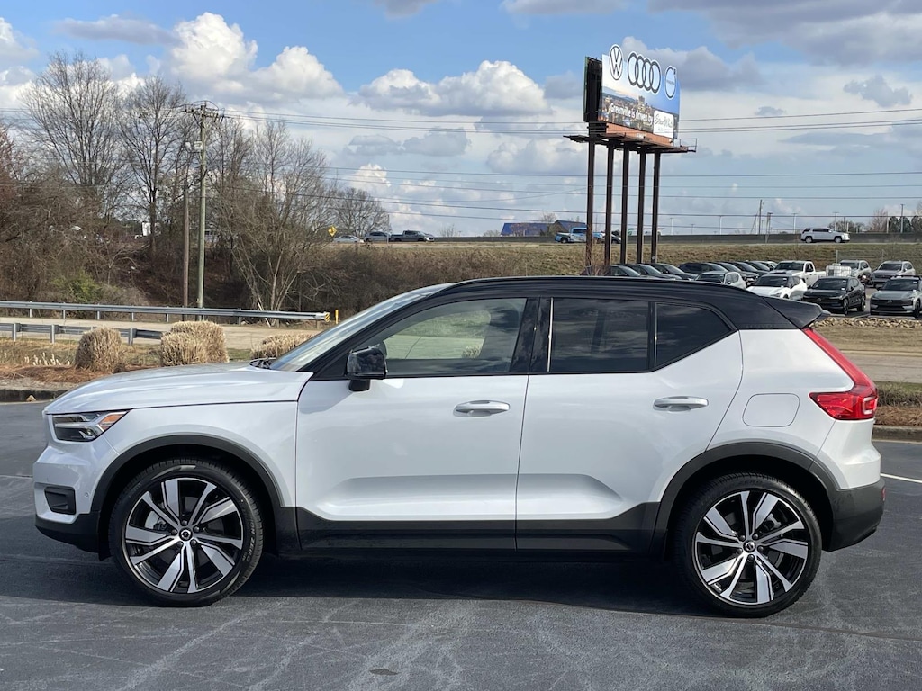Used 2022 Volvo XC40 Recharge Pure Electric P8 eAWD Twin Plus Sport Utility
