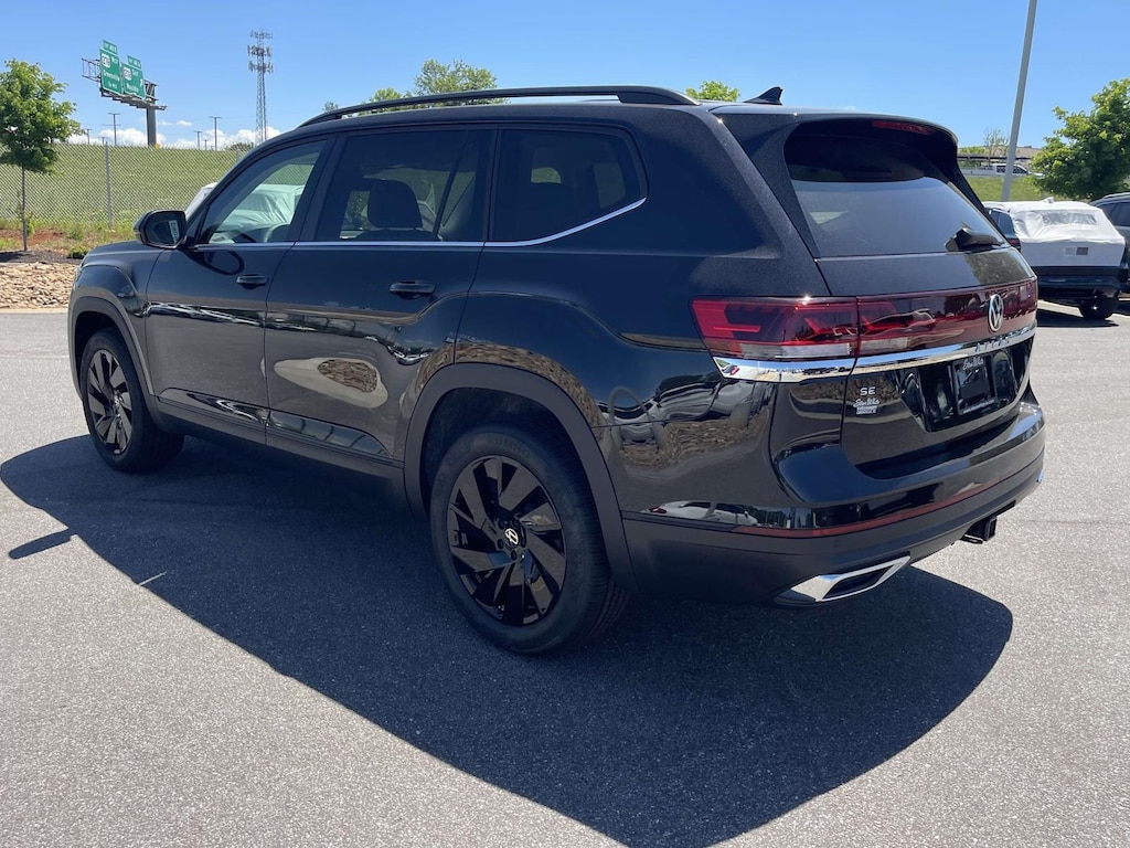 New 2026 Volkswagen Atlas 2.0T SE w/Technology Sport Utility