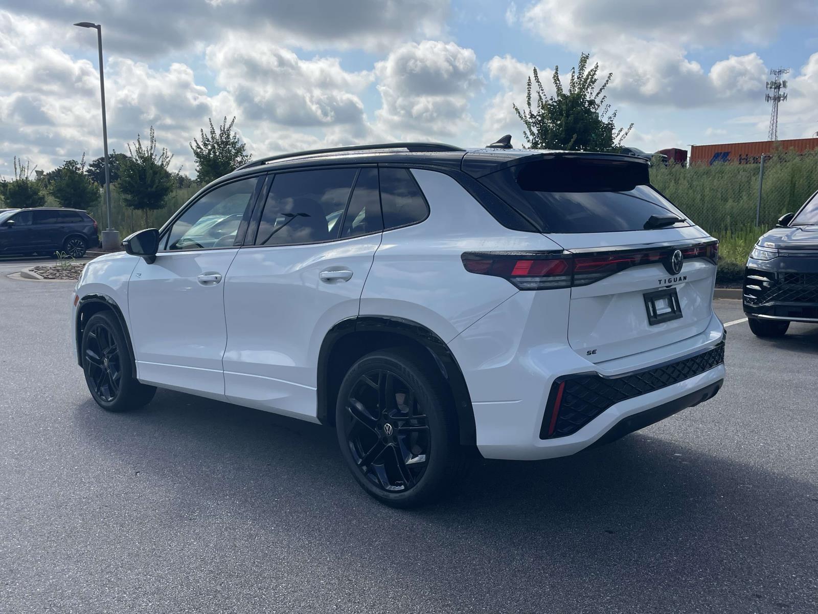 New 2026 Volkswagen Tiguan 2.0T SE R-Line Black Sport Utility