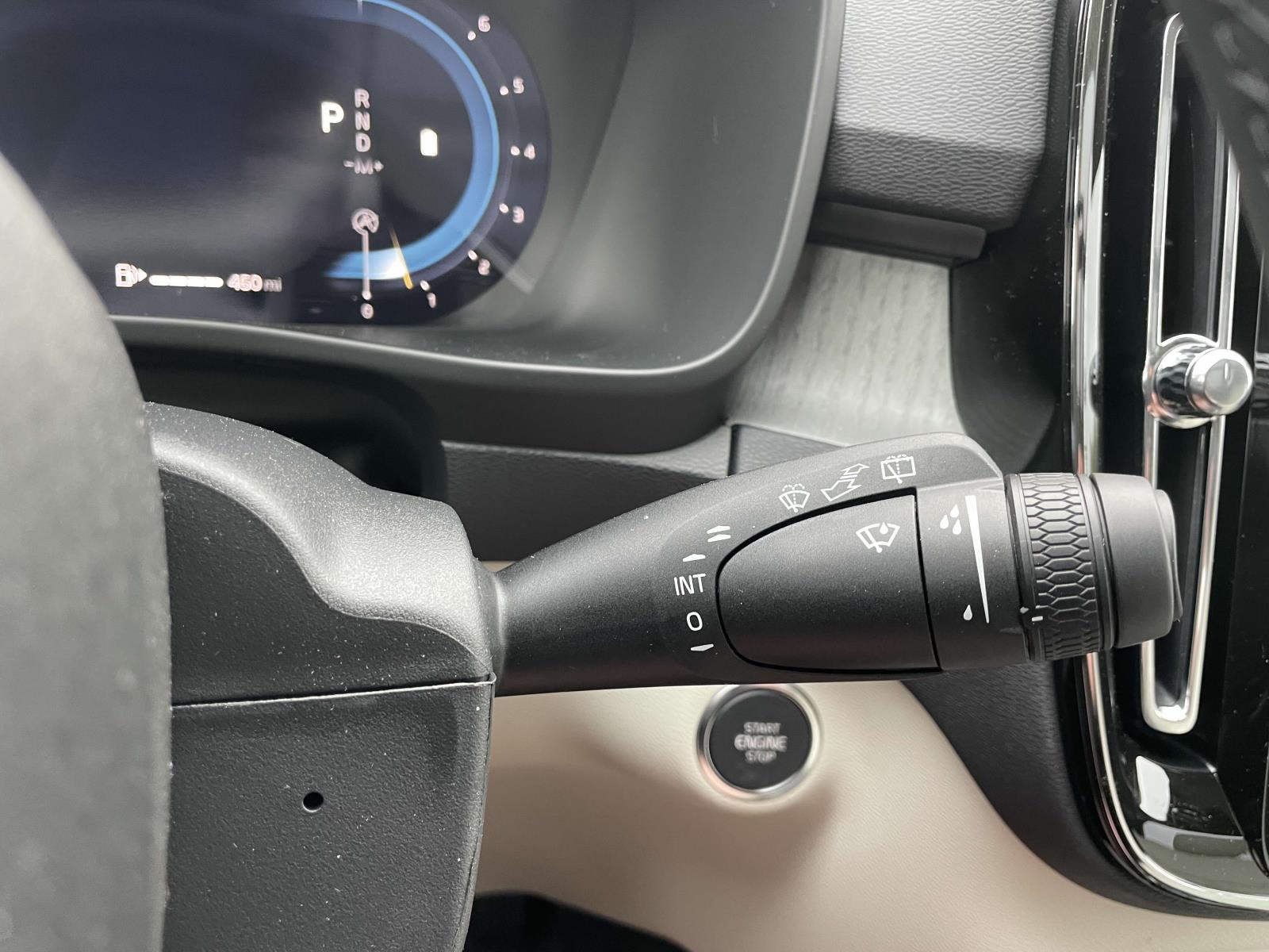 2025 Volvo XC40 Plus - Photo 35