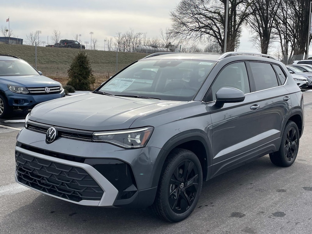 New 2026 Volkswagen Taos SE FWD Sport Utility